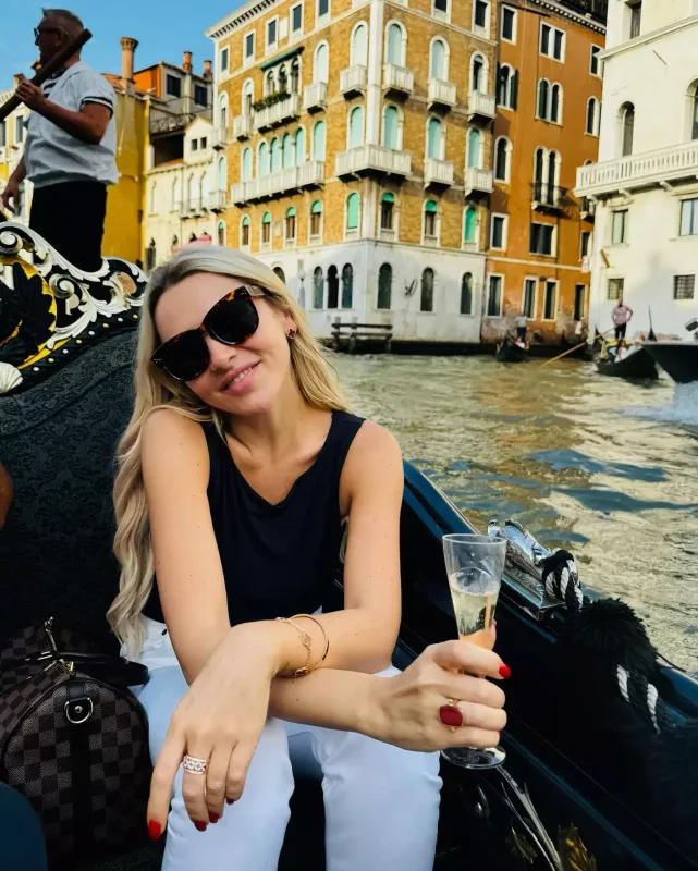 Hadise Venesiyada Keremlə...