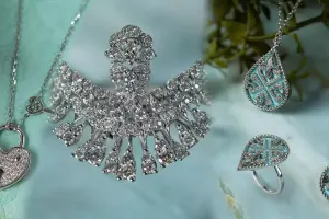 “Emerald” zinət əşyaları öz qiymətinə!