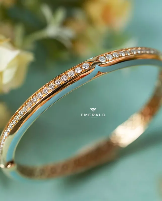 “Emerald” zinət əşyaları öz qiymətinə!