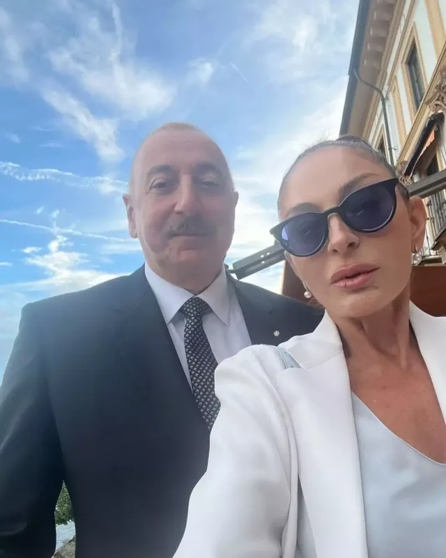 Prezidentlə xanımından selfi!
