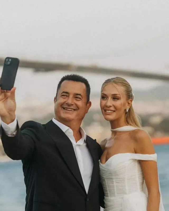 Acundan yeni arvadı ilə bağlı açıqlama!