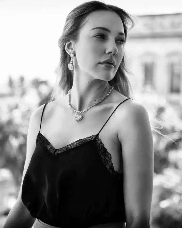 “Ölülərə makiyaj edirdim”