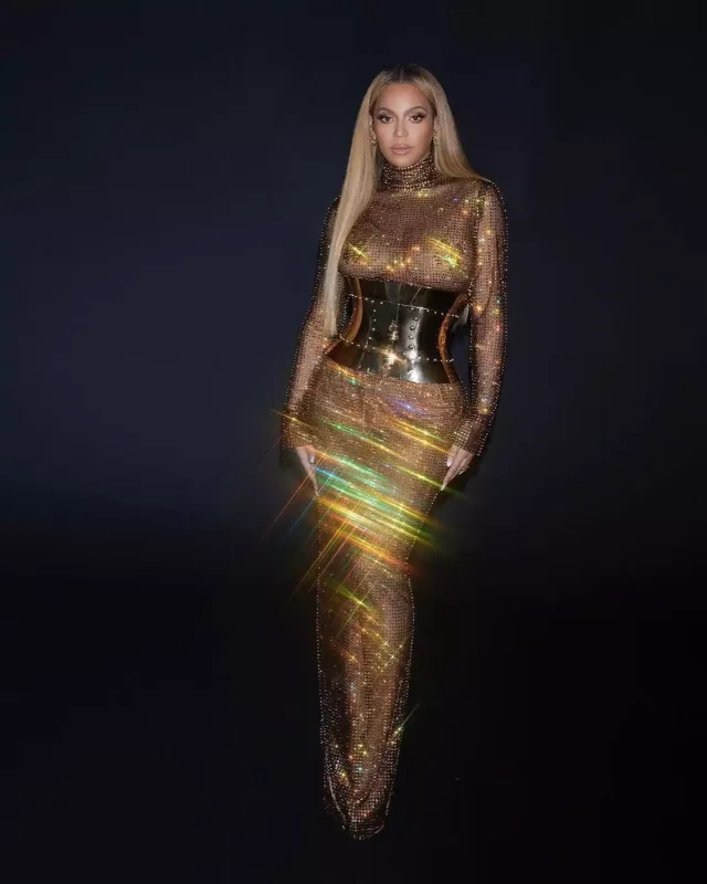 Qırmızı xalıda Beyonsu təkrarladı