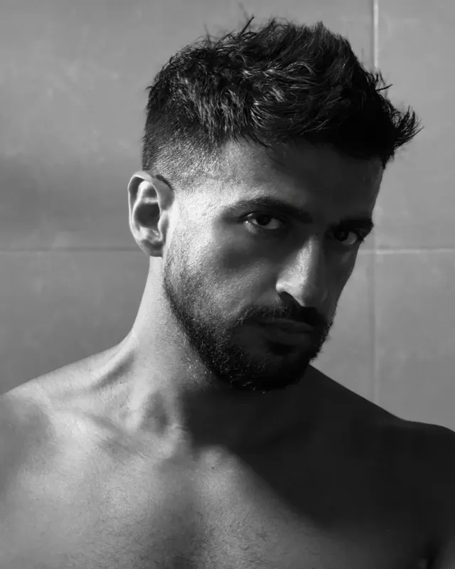 Abbasdan yarıçılpaq fotolar