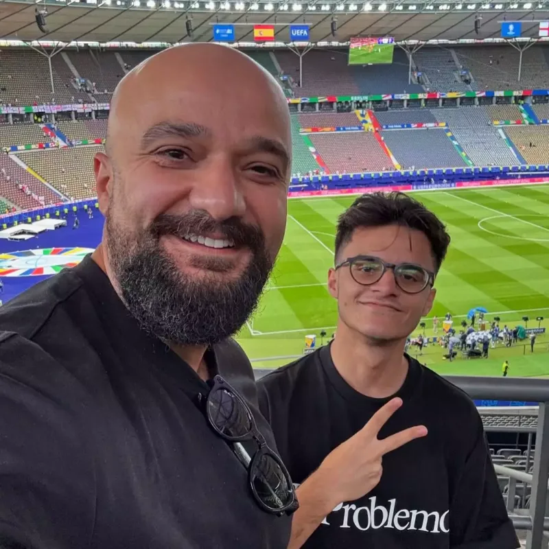 “Mənə atalıq öyrətdiyin üçün çox sağ ol, oğlum”