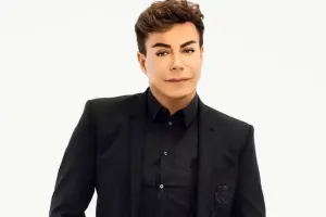 Türkiyəli müğənniyə aeroportda hücüm çəkdilər