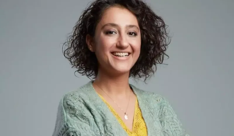 Türk aktrisa Röyanın mahnısını oxudu