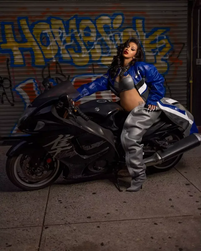 Kardi Bi 3-cü dəfə ana oldu