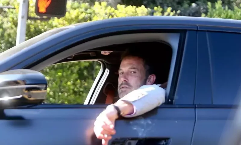 Cennifer boşanma ərəfəsində Benlə görüşdü