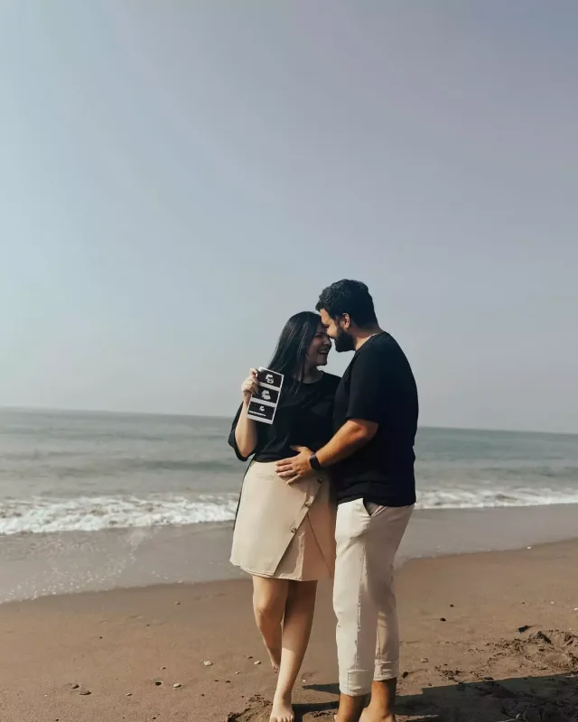 Türk müğənni ana olacaq