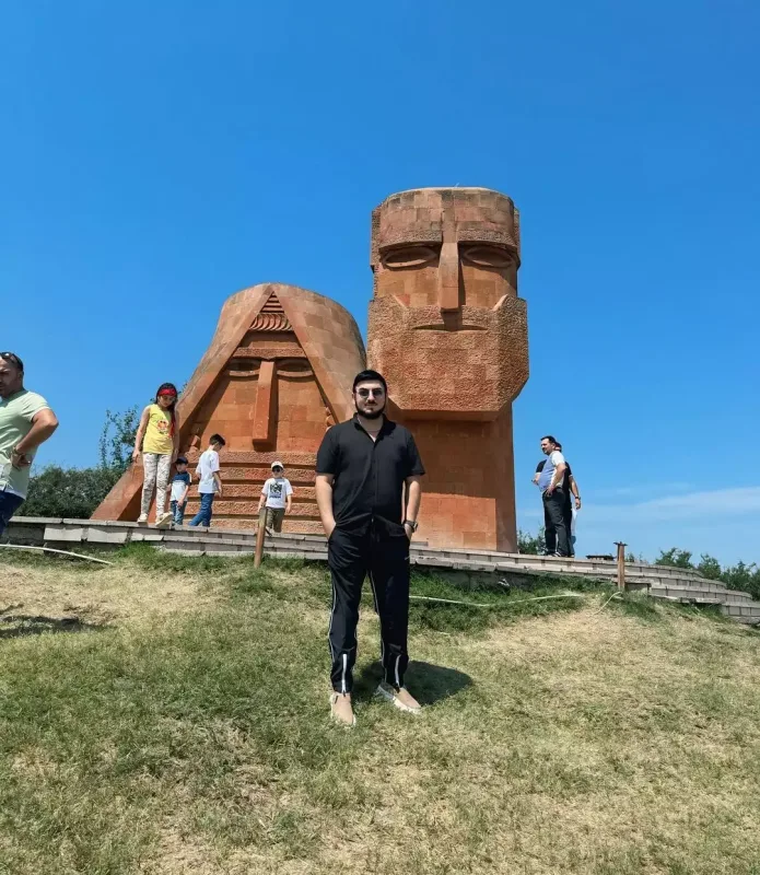 Bu fotoya görə Tolikin səhifələri bağlandı