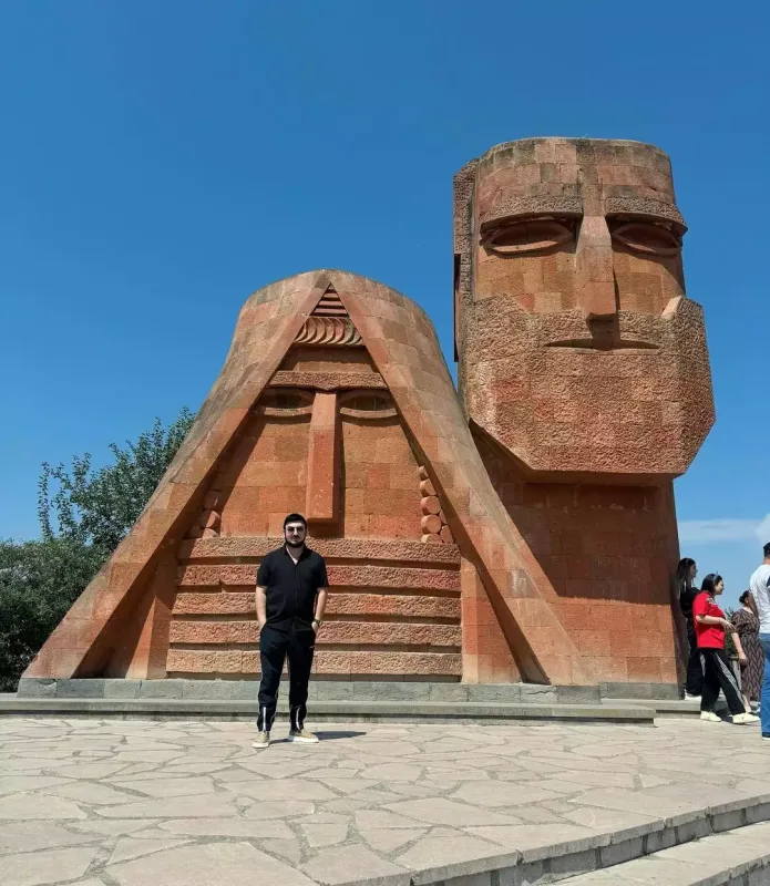 Bu fotoya görə Tolikin səhifələri bağlandı