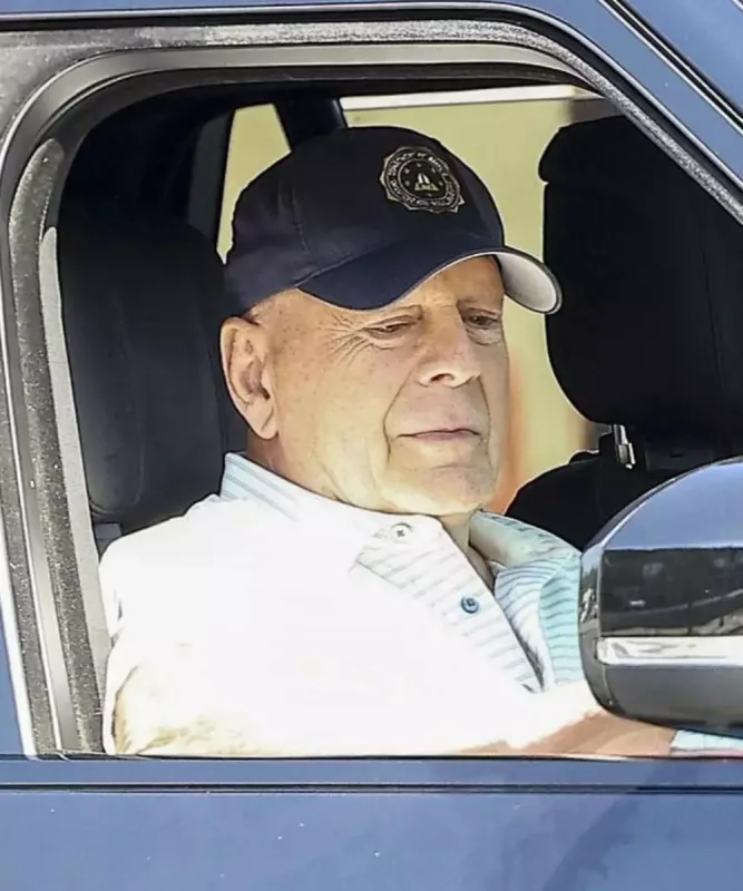 Ölümcül xəstə olan Brüs Uillis küçədə görüntüləndi