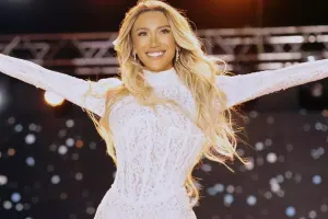 Röya Ayxanın “Gönder”i zirvədən enmir