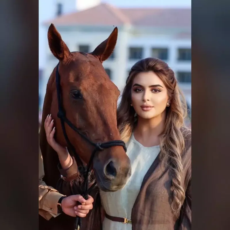 Dubay hökmdarının qızı “Boşanma” adlı ətrini təqdim etdi