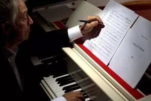 Bəstəkar olmaq istəyənlər 9 min ödəməlidir