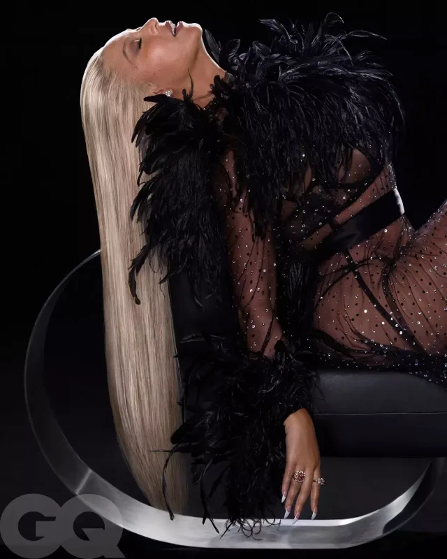 Beyonsdan bu jurnala özəl pozalar