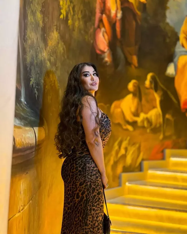 Fatimə 418 minə ev alıb