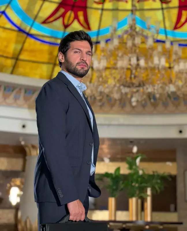 “Məni yalaq aktyorlarla səhv salmayın”