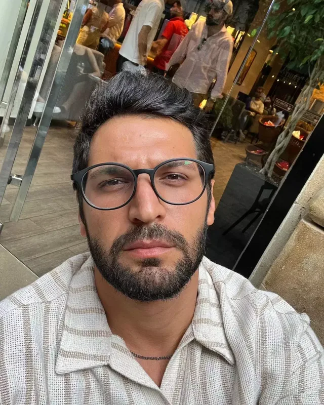 “Məni yalaq aktyorlarla səhv salmayın”