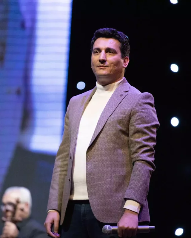 Xəzər yenidən tələbə oldu