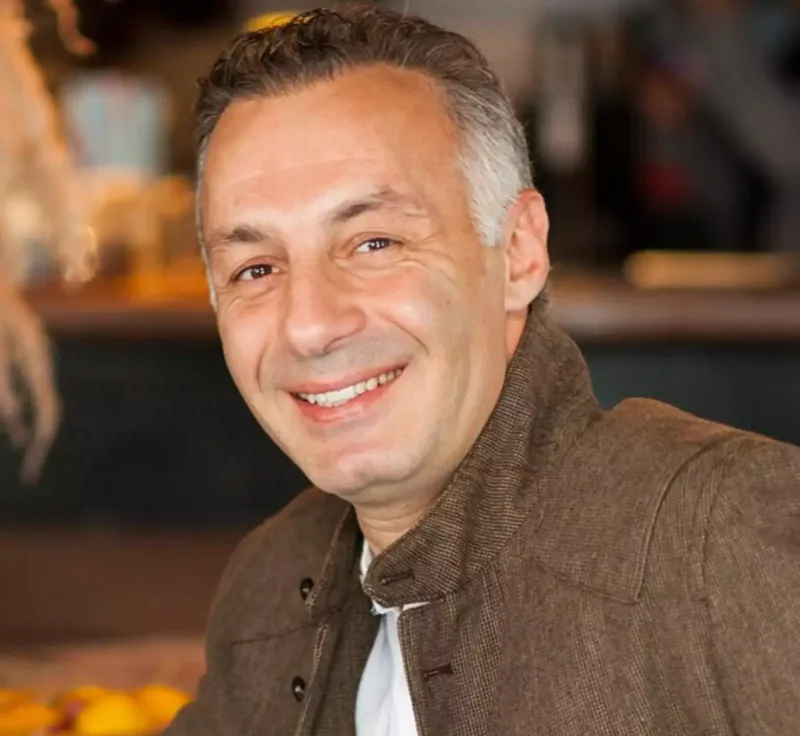 “Yaprak dökümü”nün aktyoru “Yalı çapkını”nda!