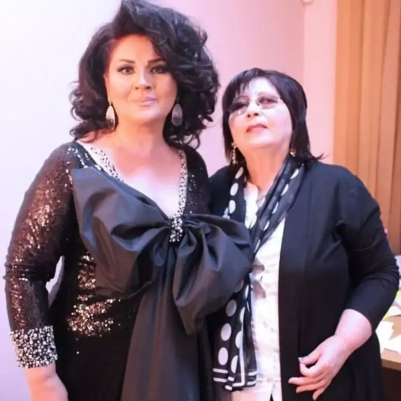 “Onun qarşısında məni həyəcan, soyuq tər basır”