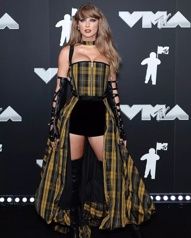 “MTV”nin gecəsinə belə gəldilər!
