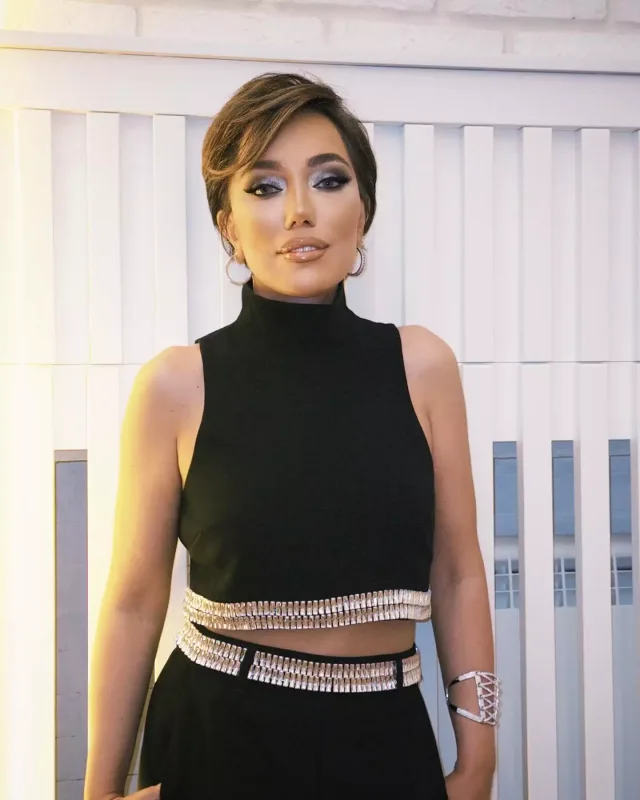 “Fonaqramı qonşumuz oxumayıb ki?”