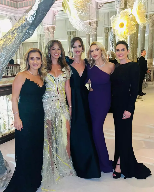 Türk məşhurlar toyda