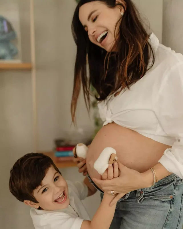 “Kl​on”un Samirasından yarıçılpaq fotolar