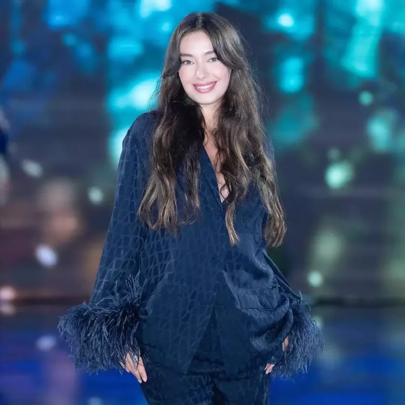 Neslihan övladının cinsiyyətini açıqladı