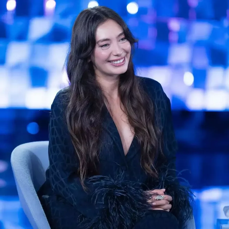 Neslihan övladının cinsiyyətini açıqladı