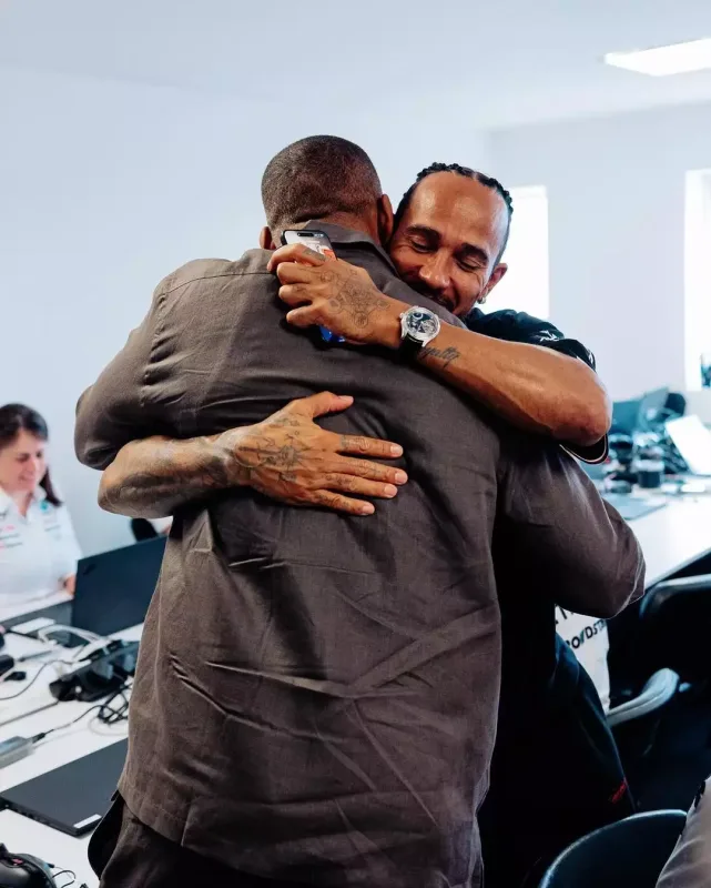 Hemilton Bakıda Uill Smitlə görüşdü