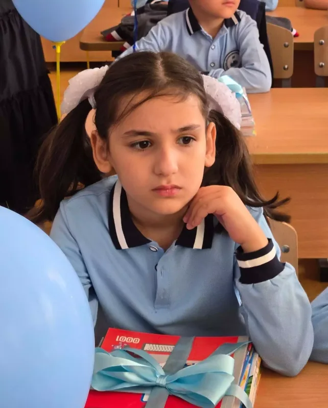 Talehlə Xatirənin övladları məktəbə getdilər