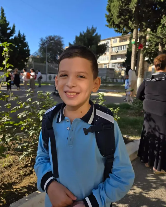 Talehlə Xatirənin övladları məktəbə getdilər