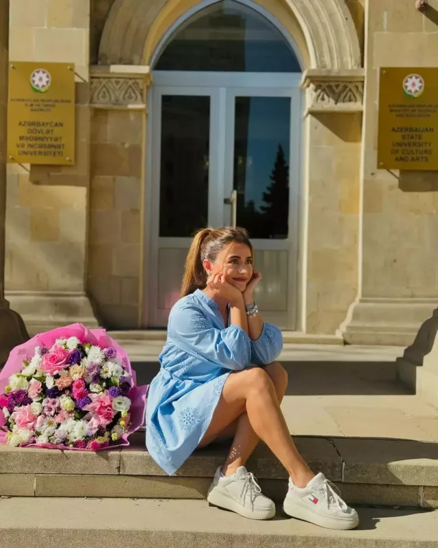 Zarina yenidən tələbə oldu