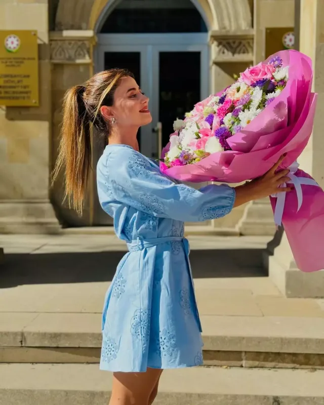 Zarina yenidən tələbə oldu