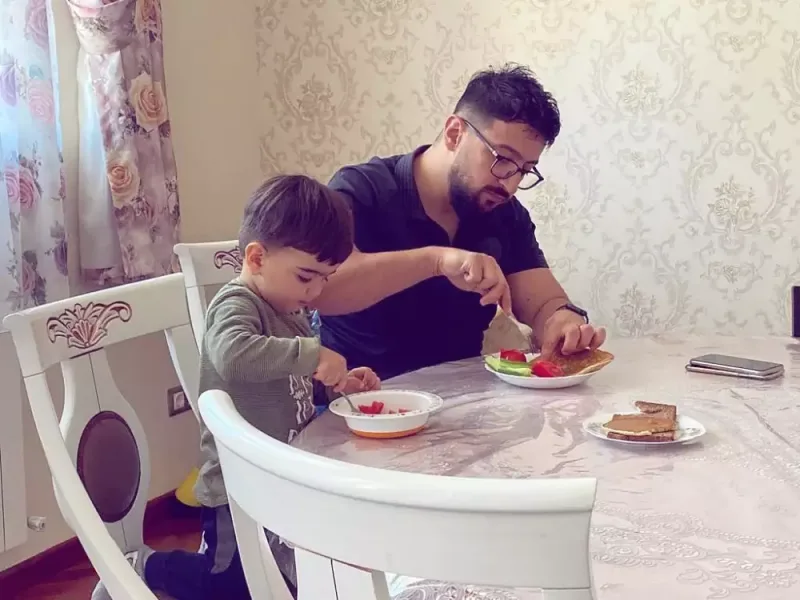 Abbas oğlunun 1-ci sinifə getdiyini açıqladı