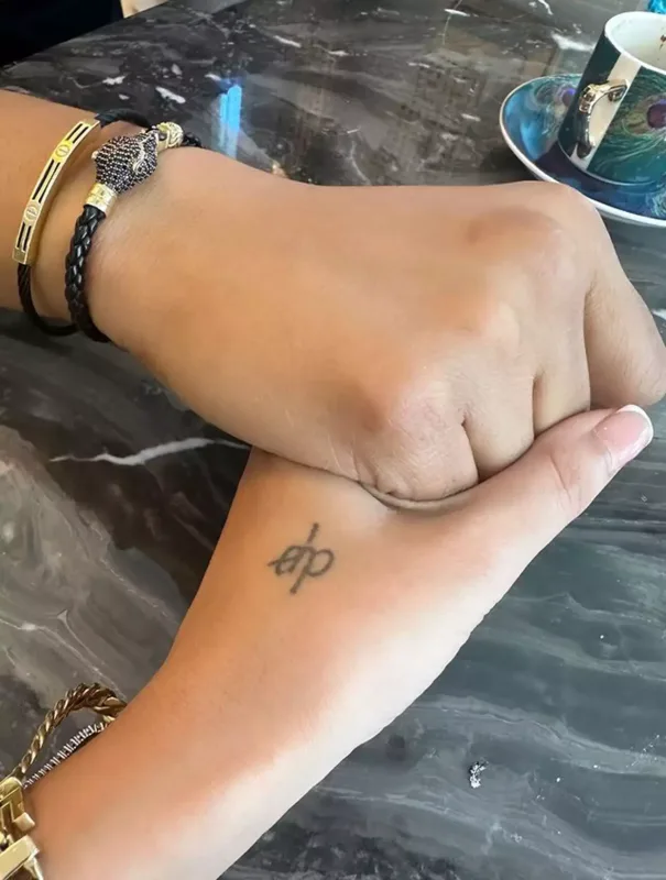 Dilan əvvəlki həyatına qayıtdı