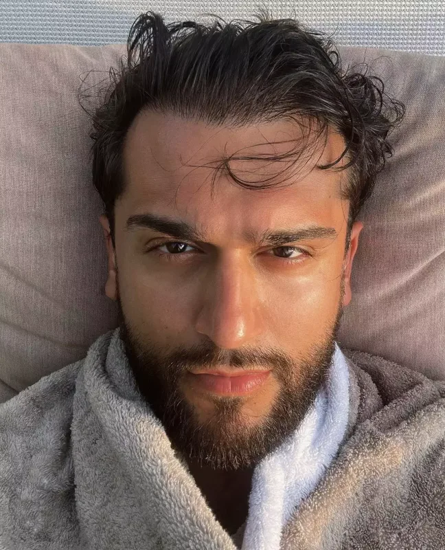 Conidən hovuzda yarıçılpaq fotolar