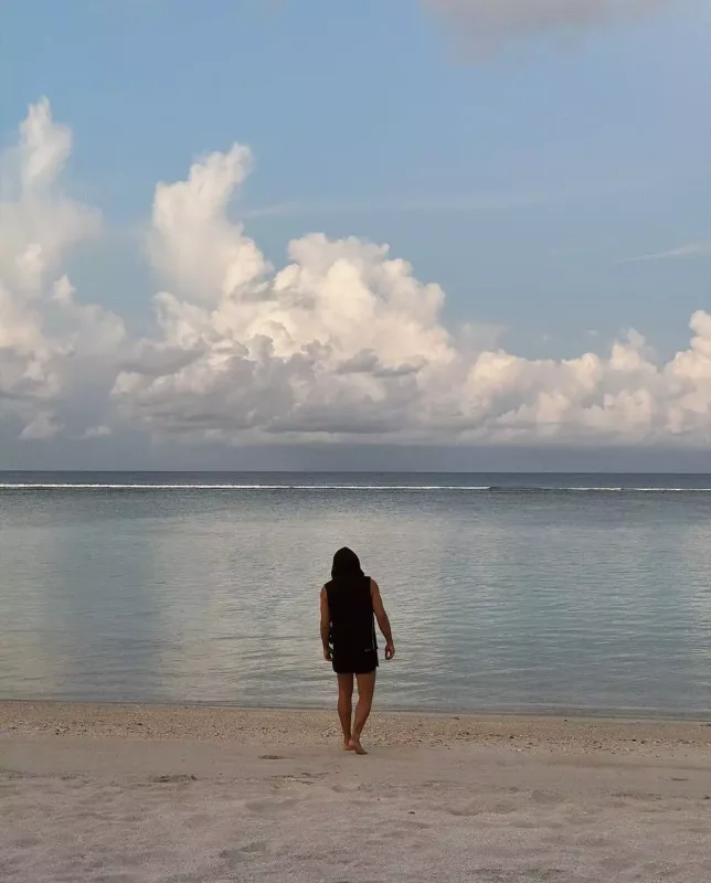 Conidən hovuzda yarıçılpaq fotolar