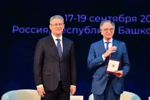 Polad Bülbüloğluna daha bir fəxri ad verildi