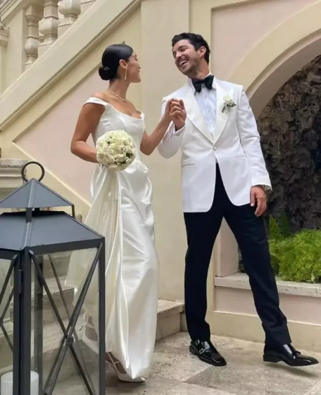 Eyni gəlinlik, iki gəlin…