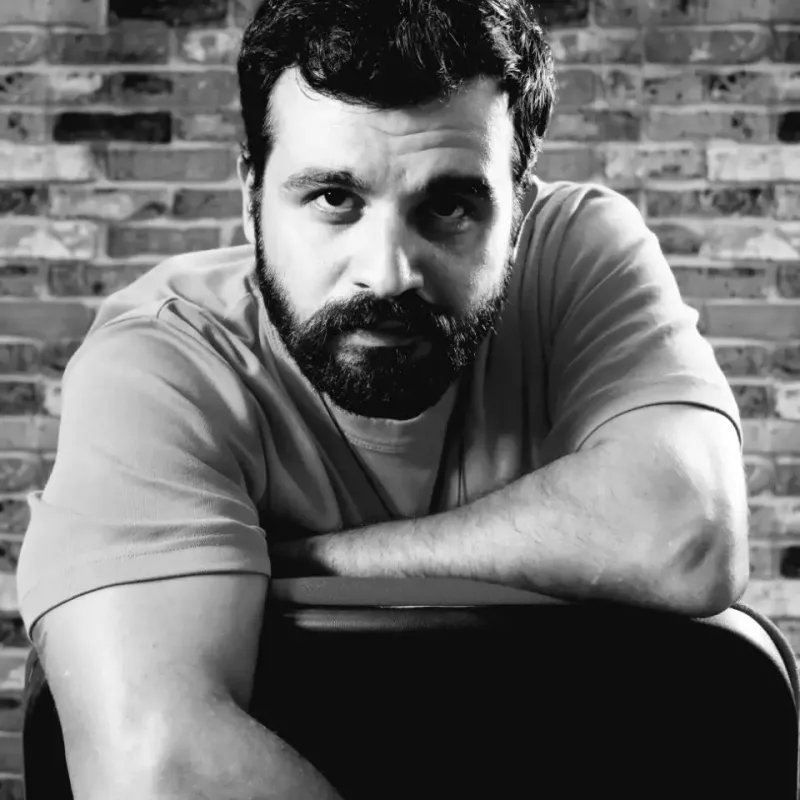 “Opera və Baletin binasını niyə ağardıblar?”