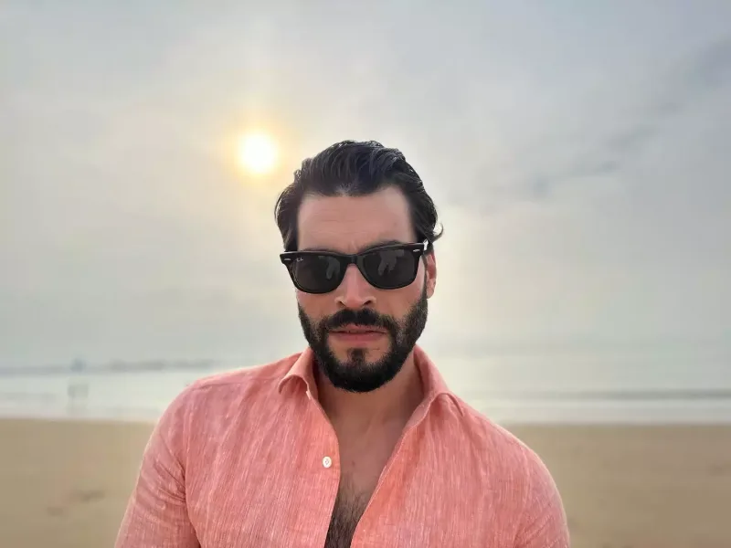 Türk aktyor erməni sevgilisindən ayrıldı