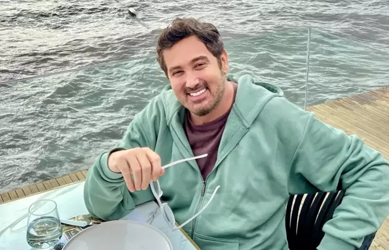 Səhnədə yıxılan Türkiyəli müğənni dünyasını dəyişdi