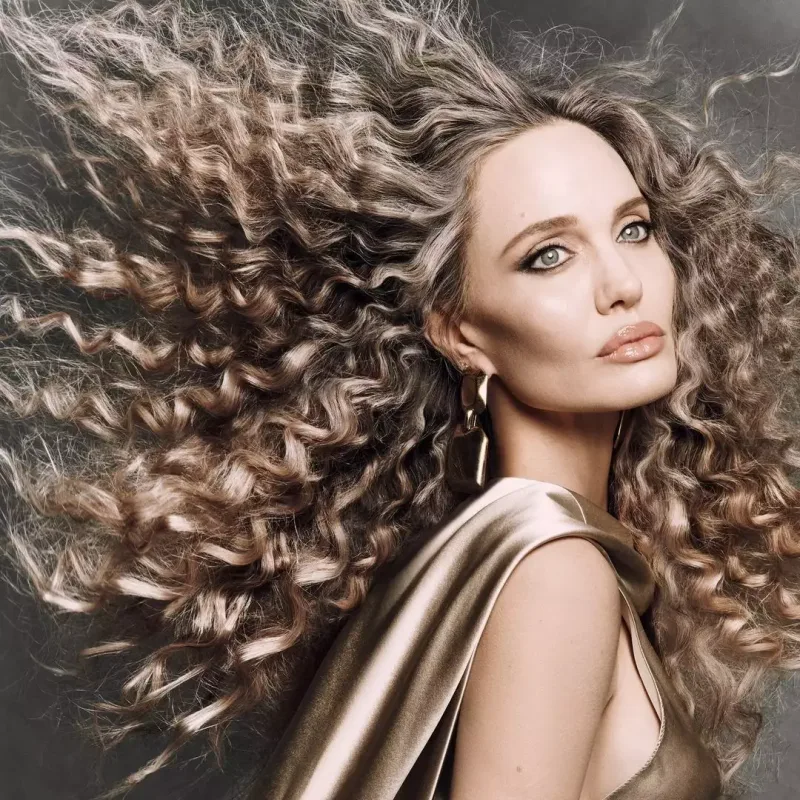 Ancelina Coli uzun illərdən sonra dəyişdi