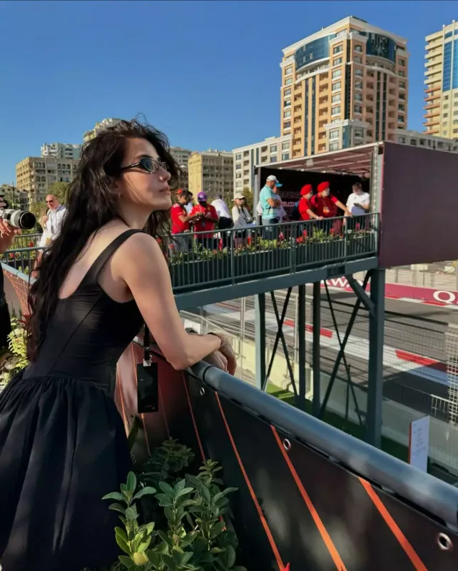 Özge Gürellə İbrahim Çingizdən ilk foto!