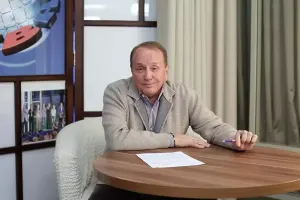 Rusiyada məşhur aparıcının məzarı dağıdıldı